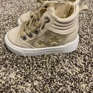 Blowfish Kids High-Top Sneakers in Cream and Gold